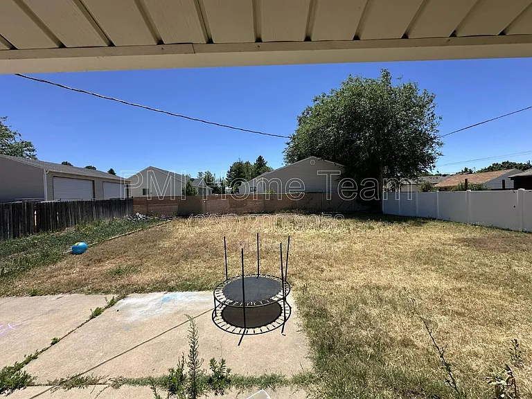273 E Laker Way — Photo 11