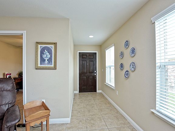 3rd image of 604 Salado Creek Ln