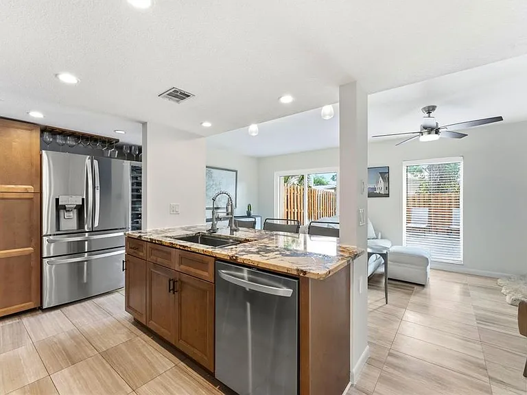 105 E Davis Blvd #B — Photo 12