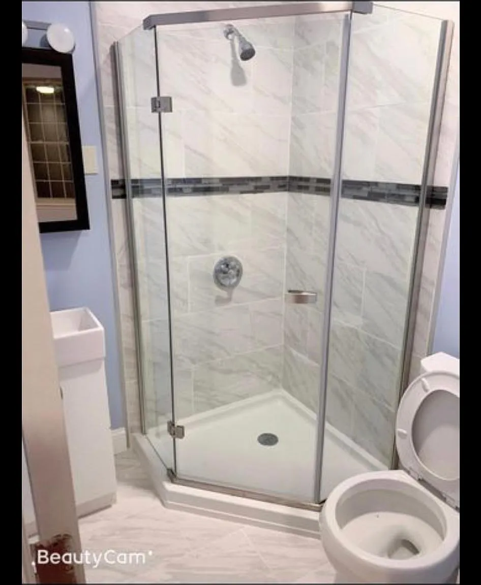 1 bed, 2300 sqft, $700 — Photo 1