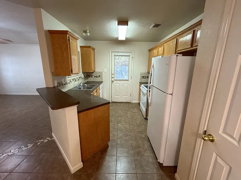 1107 Cinch Dr — Photo 11
