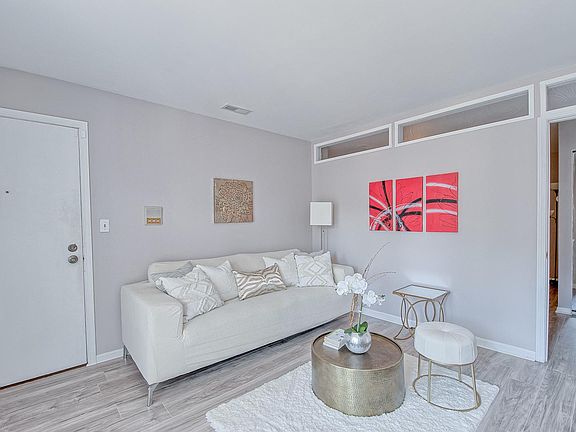 5th image of 4190 Cove Ln APT E