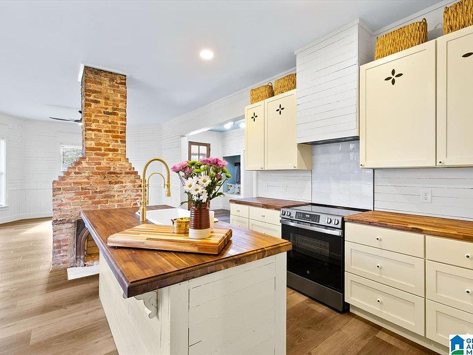 1st image of 2093 Shanghai Rd