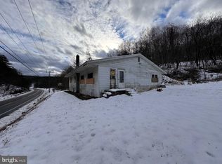 1896 Winchester Grade Rd, Berkeley Springs, WV 25411
