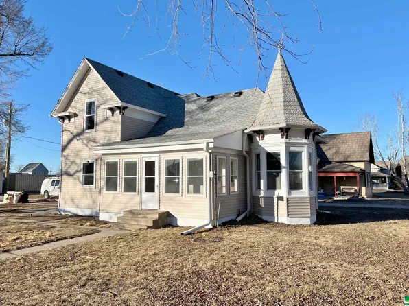 317 5th St, Sloan, IA 51055