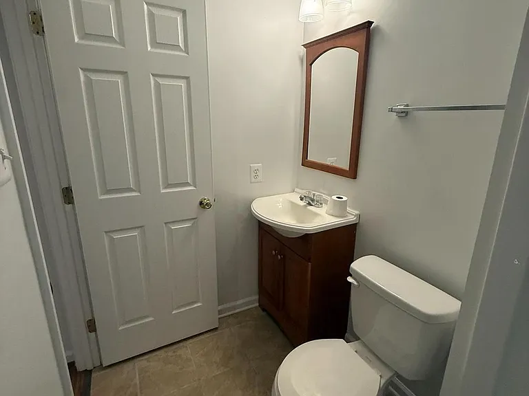 1554 Beverly Ct — Photo 39
