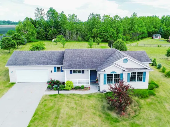 58832 Saint Marys Ln, Goshen, IN 46528