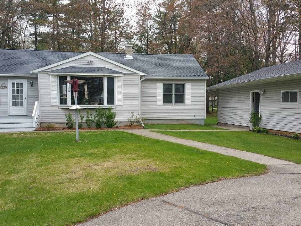 1st image of 521 E Park Dr