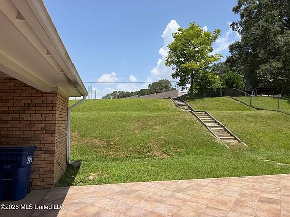 3rd image of 127 N Temple Rd