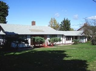 313 General Smith Dr, Sackets Harbor, NY 13685