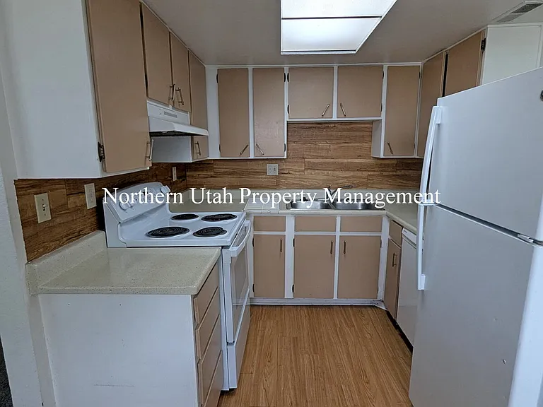 3204 S 1850 W #B — Photo 6