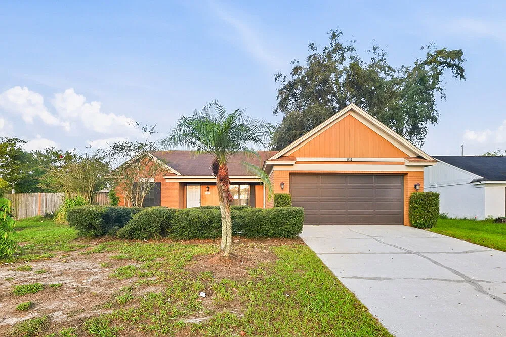 3 bed, 2.0 bath, 1392 sqft, $2,150 — Photo 1