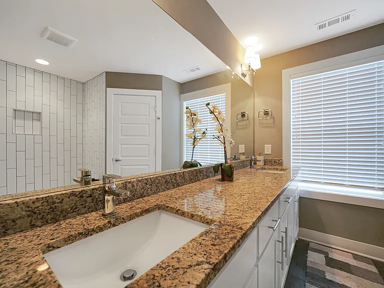 2202 Sheridan Rd — Photo 23