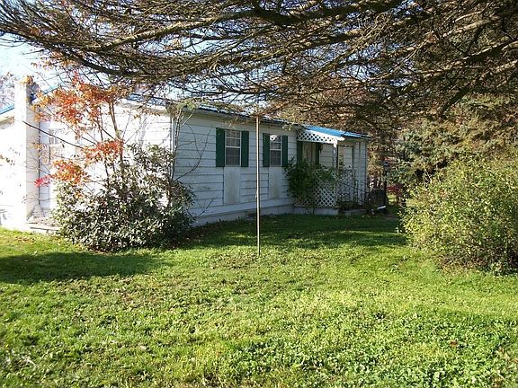 2nd image of 15 Hemlock Dr