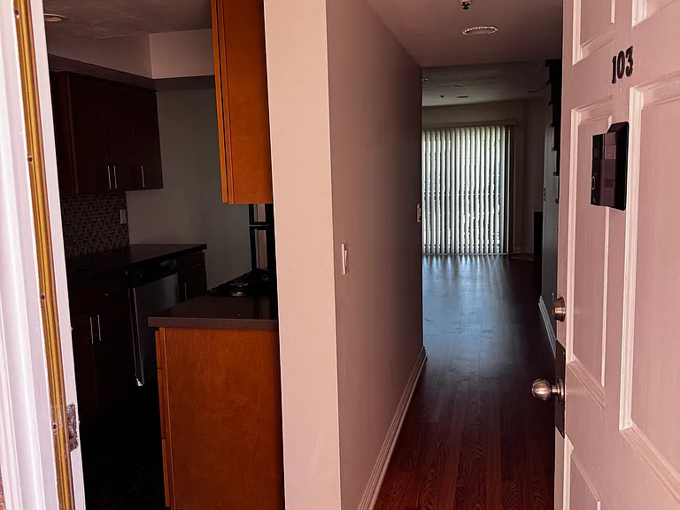 147 W Acacia Ave #103 — Photo 7