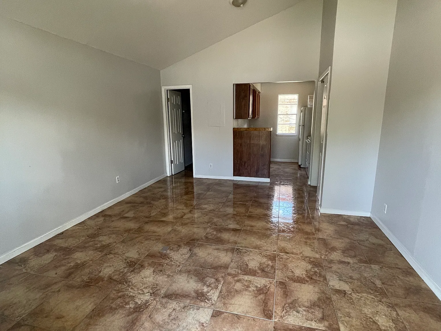 Studio, 10 sqft, $590 — Photo 3