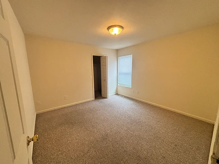 1329 Fraternity Village Dr — Photo 7
