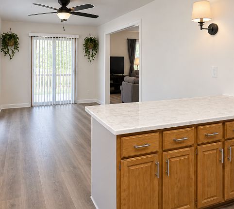 4th image of 716 Fox Ln #A