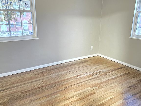 5th image of 22651 Fox Ave APT A