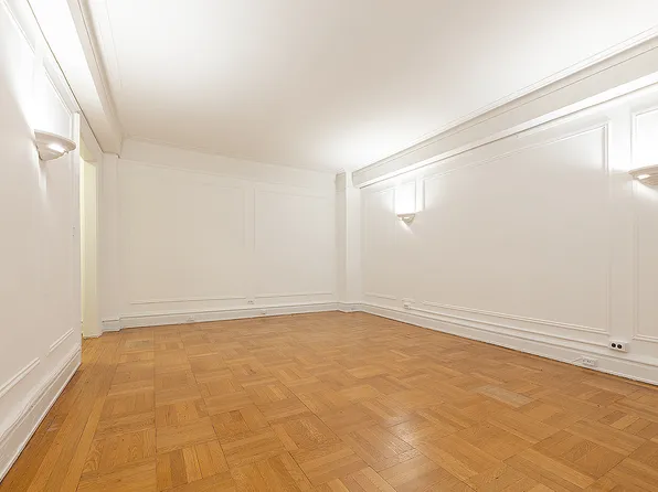 425 Riverside Drive image 6 of 15