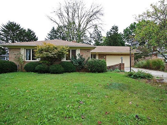 3rd image of 1799 Harrington Dr