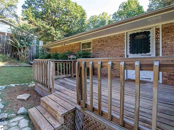 5th image of 312 Richmond Dr