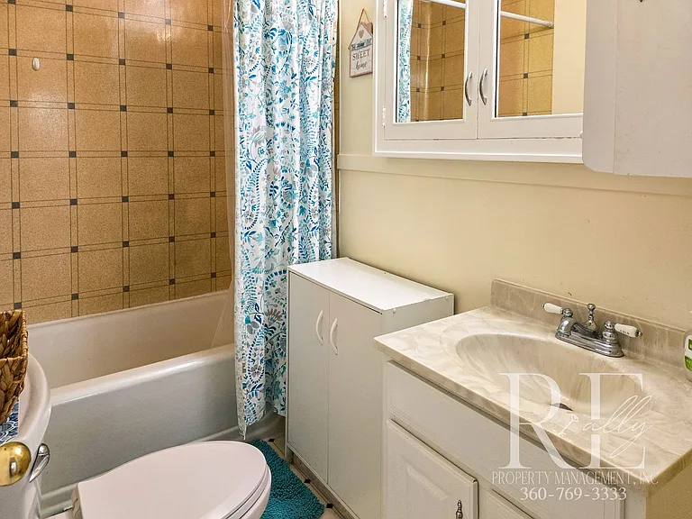 1217A Burwell St — Photo 11
