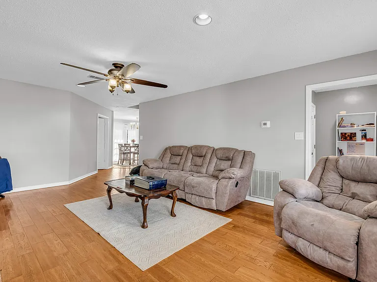 313 Hillfield Cv — Photo 21