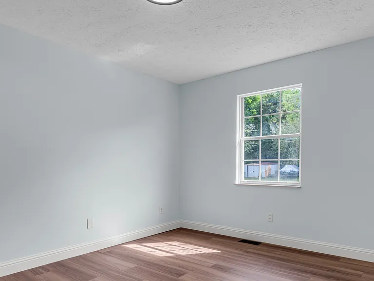 Back bedroom