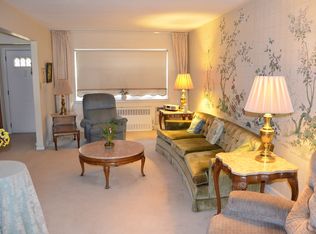 5456 63rd Pl, Maspeth, NY 11378