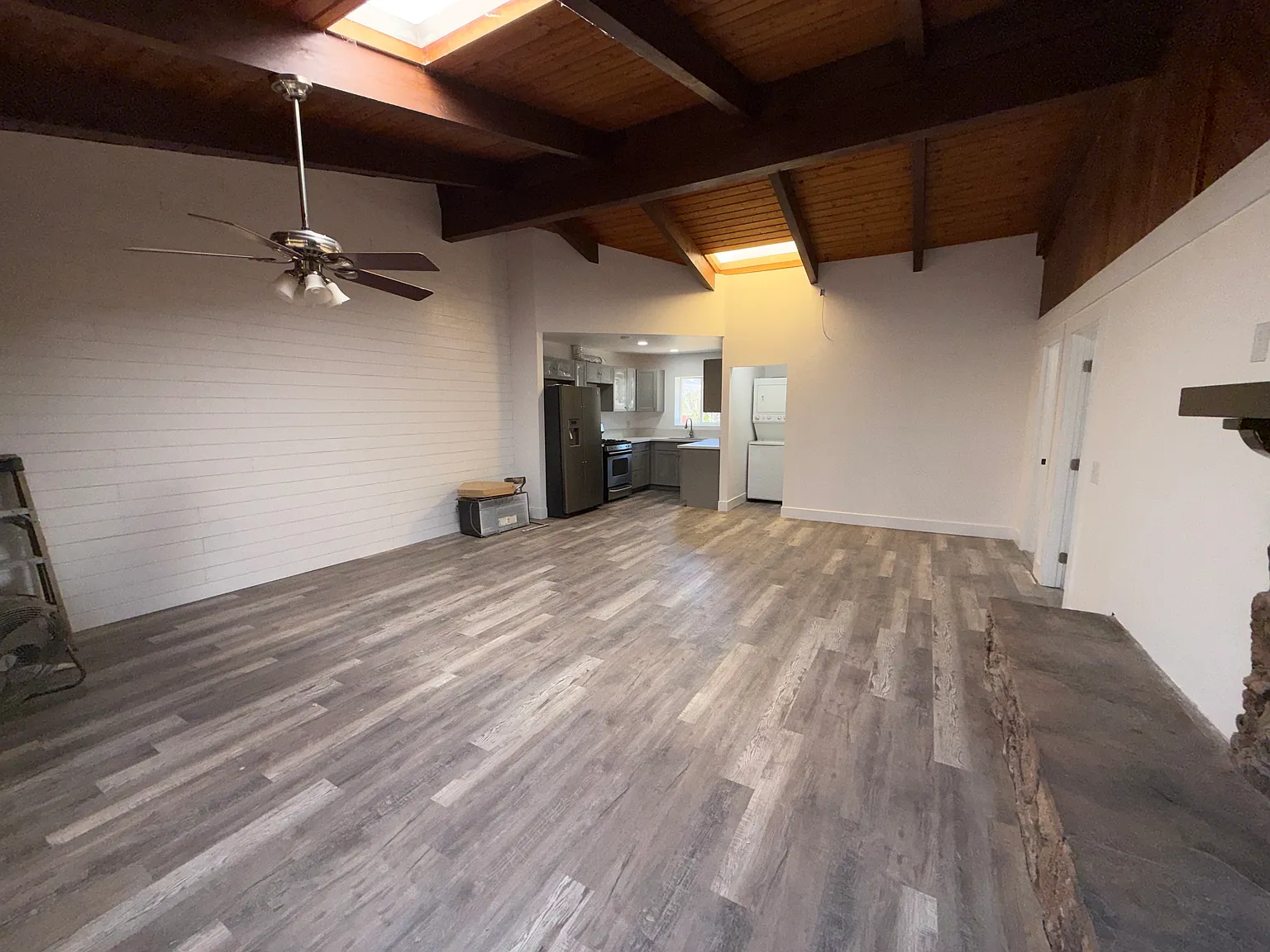 2 bed, 700 sqft, $2,000 — Photo 1