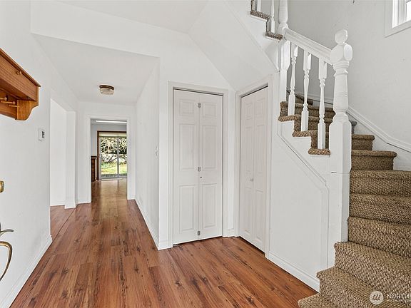 4th image of 303 Courtland Street