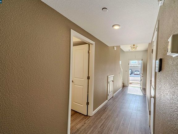 5th image of 723 Phillipi Way
