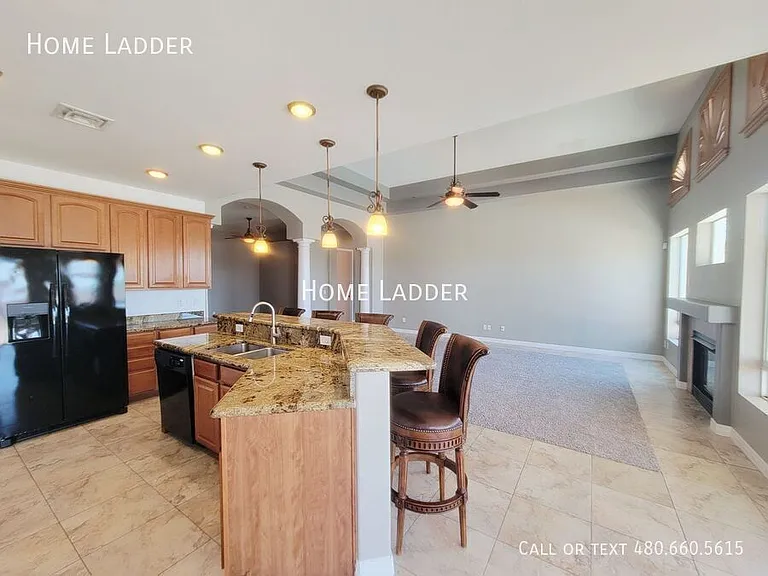9030 S 10th Dr — Photo 6
