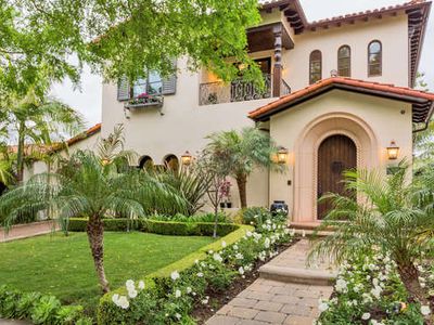 225 S Crescent Dr, Beverly Hills, CA, 90212