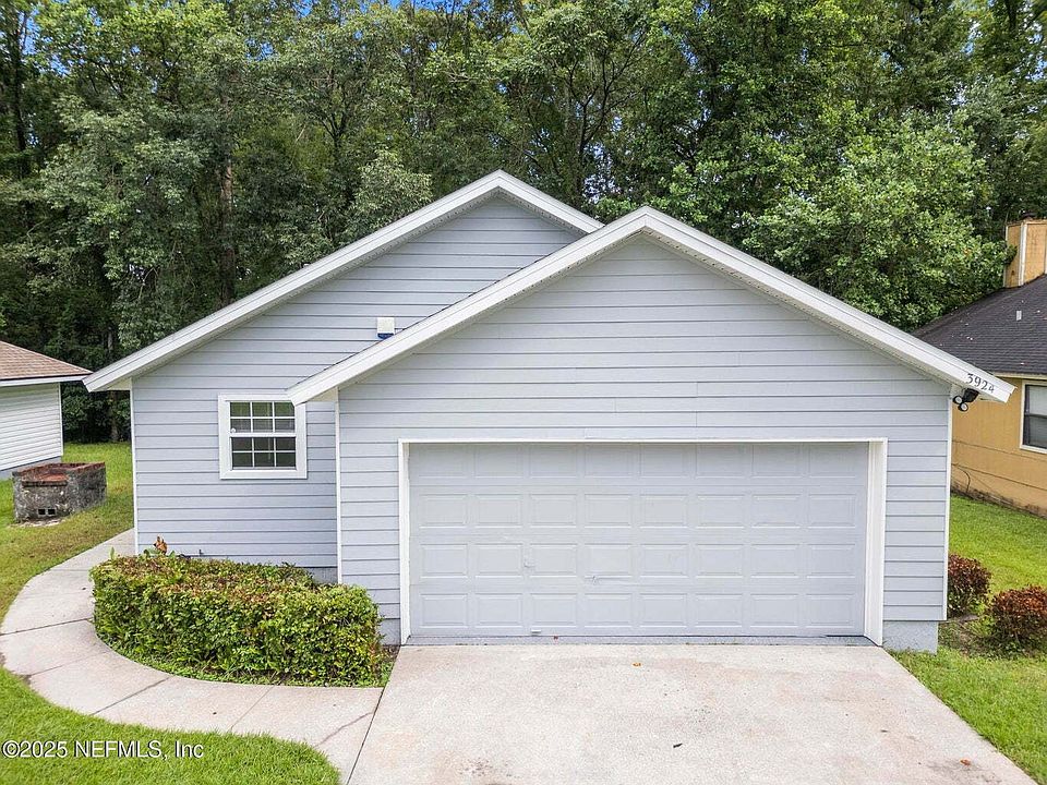 1st image of 3924 Victoria Landing Dr S