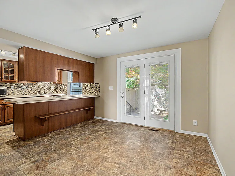 1406 Old Town Ct — Photo 19