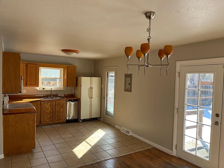 Dining room/ Kitchen