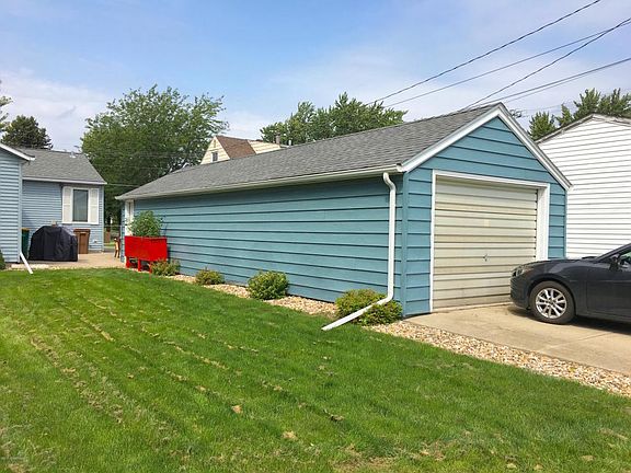 3rd image of 1409 Margaretha Ave