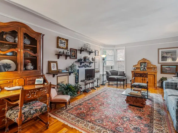 111-15 75th Avenue image 3 of 13