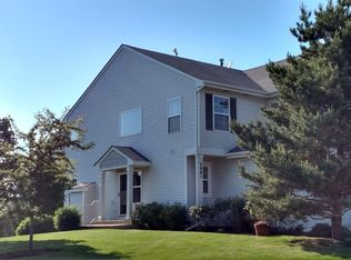 2001 Orchard Ln, Carpentersville, IL 60110