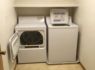 1659 River Bend Ter APT 5, Green Bay, WI 54311