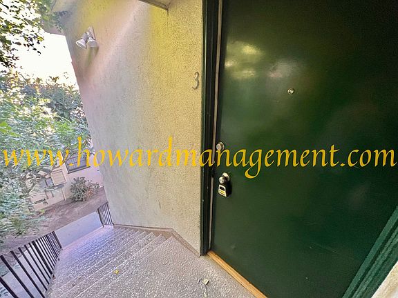 3rd image of 1623 S Bundy Dr #3
