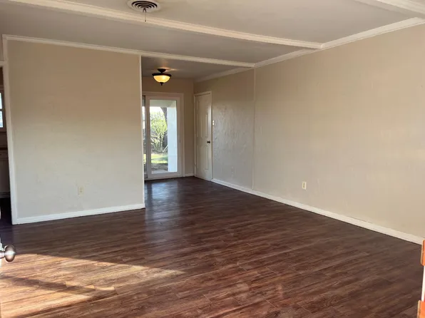 3113 Aberdeen Ave, Lubbock, TX 79407