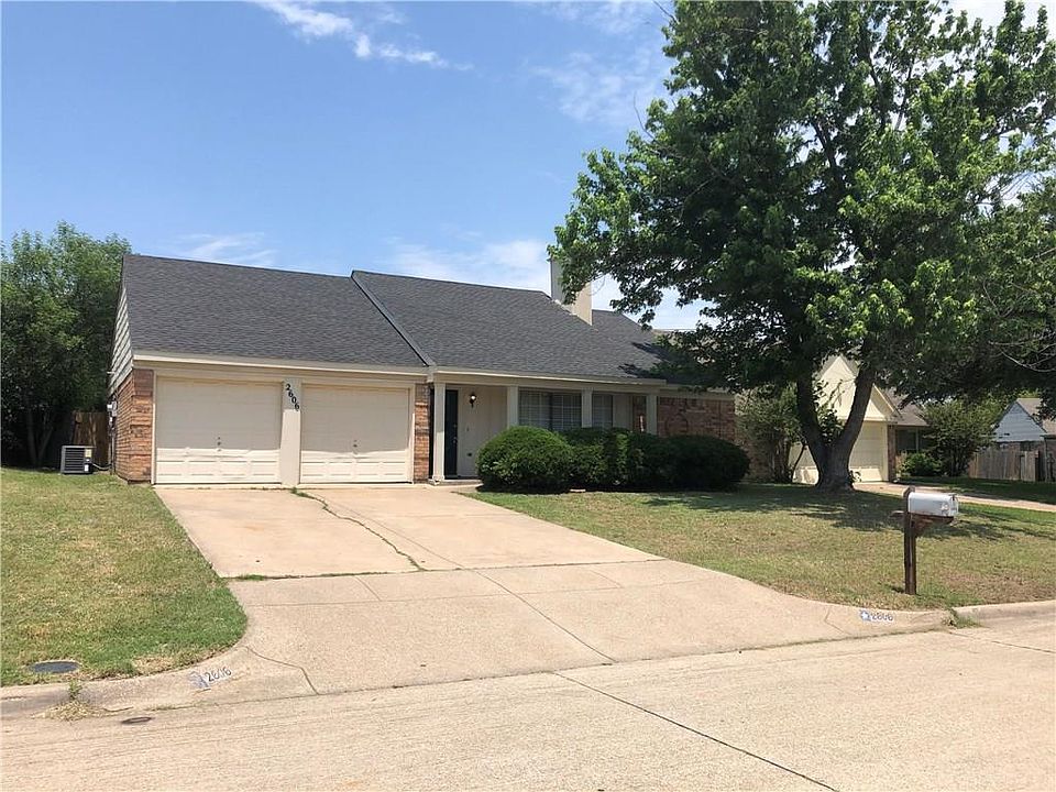 1st image of 2606 Winslow Dr