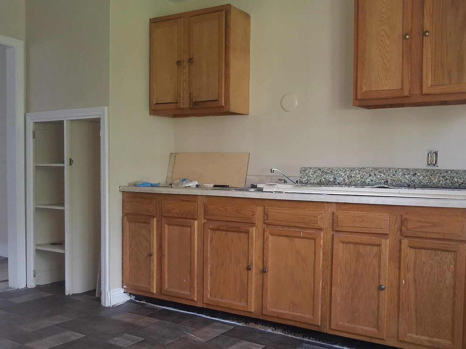 2 bed, 1122 sqft, $975 — Photo 4