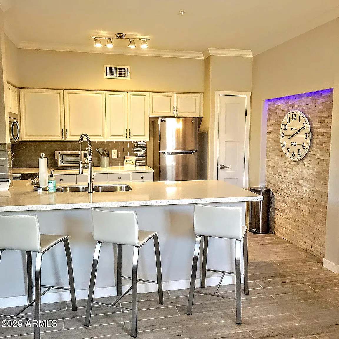 2 bed, 2.0 bath, 1326 sqft, $2,700 — Photo 4
