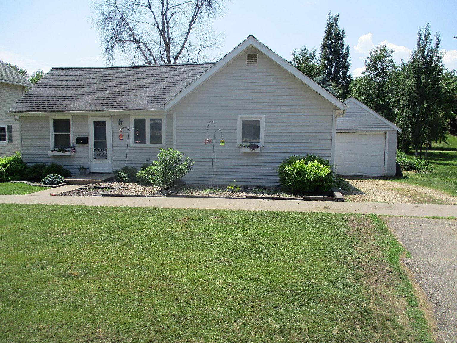 406 Main St E, Wabasha, MN 55981 Zillow