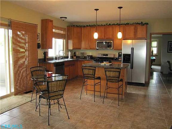 5th image of 300 Brittany Ct