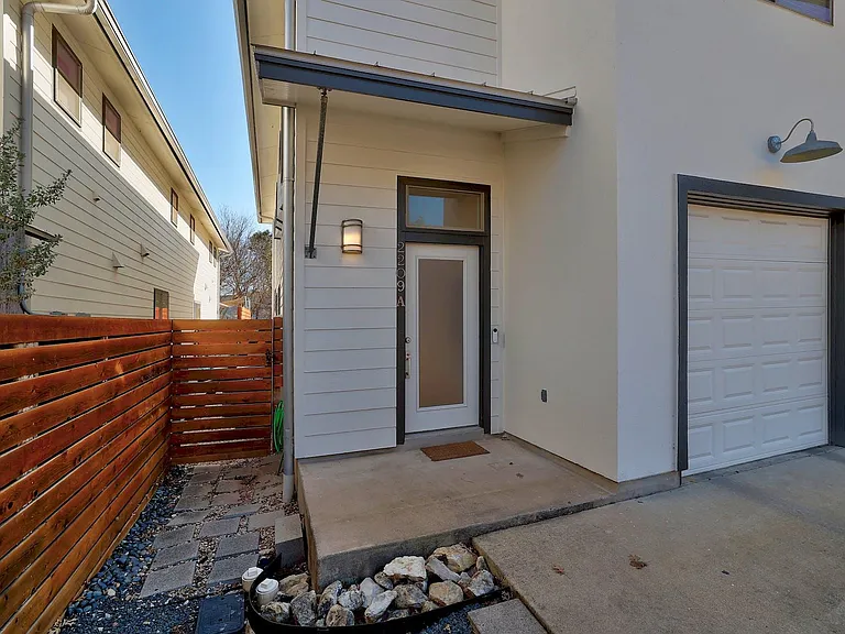 2209 Thornton Rd #A — Photo 3